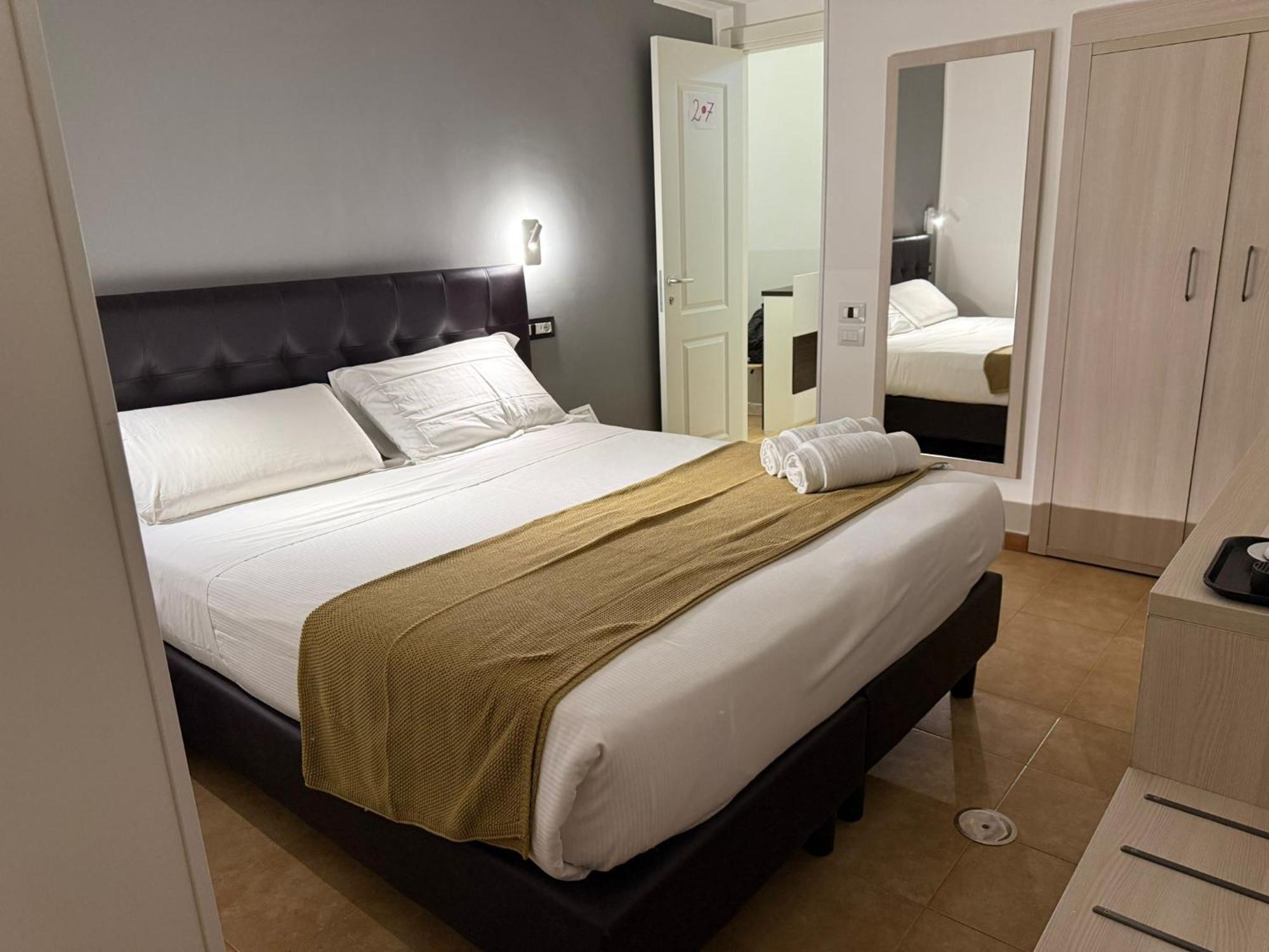 Conte Guesthouse Rzym Zewnętrze zdjęcie